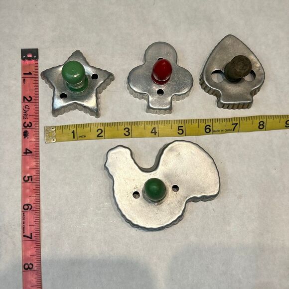Vtg SET Aluminum Cookie Cutters Chicken Star Clover Club Spade Wood Handle Metal - Picture 3 of 4